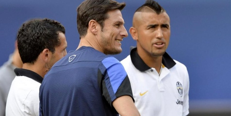 Zanetti Bicarakan Icardi dan Tevez Zanetti Bicarakan Icardi dan Tevez