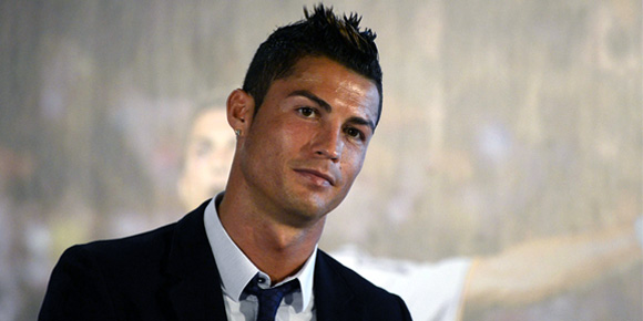 Ronaldo dan Mega-Kontrak Real Madrid Ronaldo dan Mega-Kontrak Real Madrid