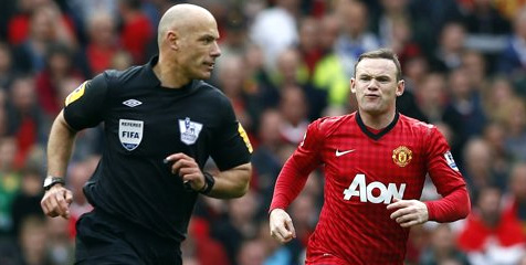Howard Webb Pimpin Laga Derby Manchester Howard Webb Pimpin Laga Derby Manchester