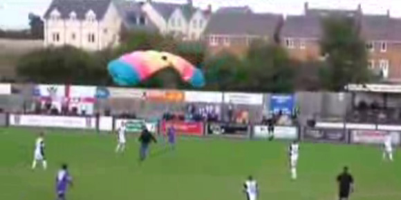 Modus Baru Pitch Invader: Serangan Udara! Modus Baru Pitch Invader: Serangan Udara!