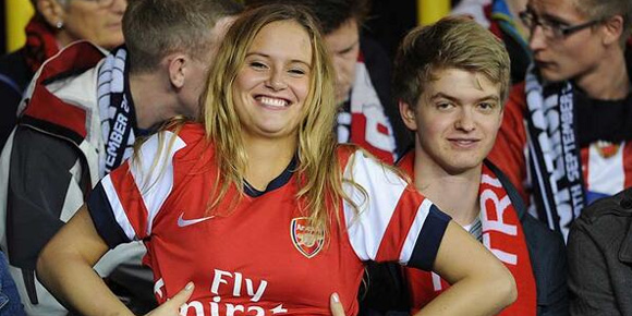 Ada 'Suporter Arsenal' di Laga Tottenham vs Tromso Ada 'Suporter Arsenal' di Laga Tottenham vs Tromso