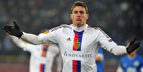 Arsenal Ikuti Juve Buru Bek Basel