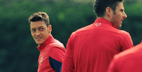 Agen Gelap Sempat Tawarkan Ozil ke United