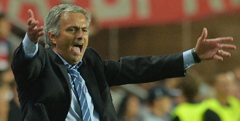 Mourinho Kecam 'Diving' Neymar dan Balotelli Mourinho Kecam 'Diving' Neymar dan Balotelli
