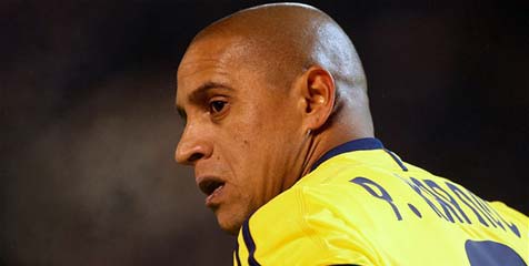 Roberto Carlos Anggap Rotasi Kiper Ancelotti Terbalik Roberto Carlos Anggap Rotasi Kiper Ancelotti Terbalik