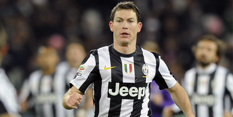 United Ingin Beli Lichtsteiner Dari Juve United Ingin Beli Lichtsteiner Dari Juve