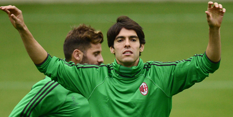 Kaka Ajak Milan Satukan Kekuatan Tumbangkan Barcelona