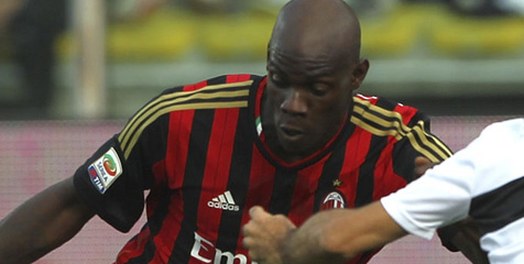 Bergaya Botak, Balotelli Ternyata Dipaksa Pihak Klub Bergaya Botak, Balotelli Ternyata Dipaksa Pihak Klub