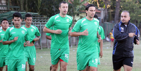 Persebaya Minta Specs Naikkan Tawaran Persebaya Minta Specs Naikkan Tawaran