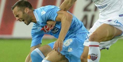 Napoli Bakal Lama Kehilangan bek Andalannya Napoli Bakal Lama Kehilangan bek Andalannya