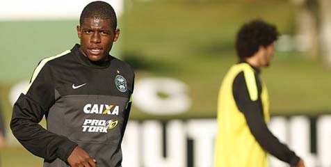 Roma Berjudi Beli 'the new Roberto Carlos'? Roma Berjudi Beli 'the new Roberto Carlos'?