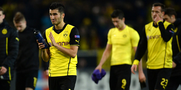 Video: Sahin 'Permalukan' Ozil Video: Sahin 'Permalukan' Ozil