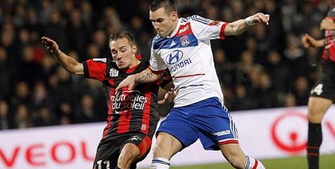 Banyak Pemain Cedera, Napoli Datangkan Mantan Pemain Lyon