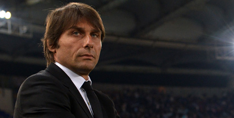 Respon Ucapan Benitez, Conte Tuntut Napoli Harus Juara Respon Ucapan Benitez, Conte Tuntut Napoli Harus Juara