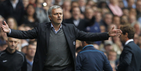 Andre Marriner Selamatkan Mourinho Dari Sanksi? Andre Marriner Selamatkan Mourinho Dari Sanksi?