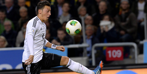 Ozil Kembali Gabung Timnas Jerman, Mertesacker Out Ozil Kembali Gabung Timnas Jerman, Mertesacker Out