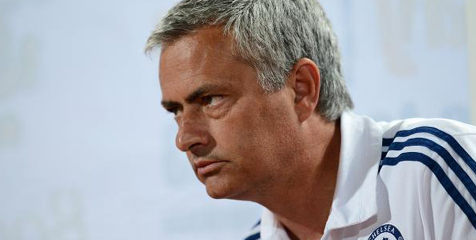 Penonton Satu Stadion di Belgia Kompak Soraki Mourinho Penonton Satu Stadion di Belgia Kompak Soraki Mourinho