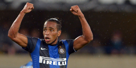 Tottenham Incar Alvaro Pereira Lagi Tottenham Incar Alvaro Pereira Lagi