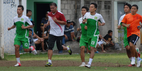 Persebaya: 4 Pemain Sudah Teken Kontrak, Sisanya Menyusul Persebaya: 4 Pemain Sudah Teken Kontrak, Sisanya Menyusul