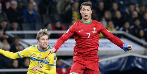 Ronaldo: Tak Ada Persaingan dengan Ibra Ronaldo: Tak Ada Persaingan dengan Ibra