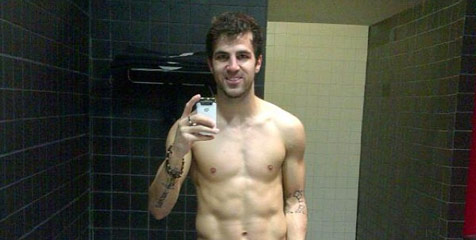 Pique Ejek Foto Narsis Fabregas