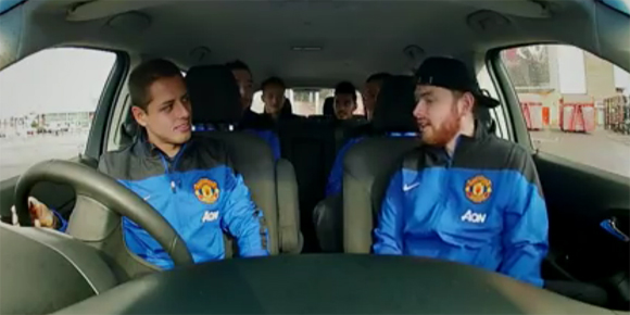 Video: Aksi Beatbox Chicharito dan Lindegaard di Dalam Mobil Video: Aksi Beatbox Chicharito dan Lindegaard di Dalam Mobil
