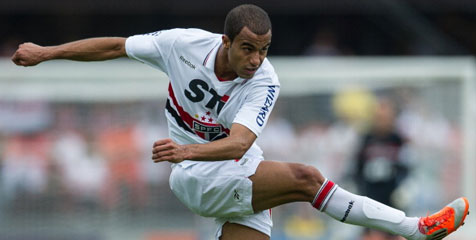 Juventus Berniat Pinjam Lucas Moura