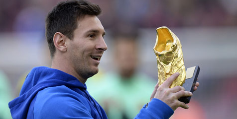 Messi Persembahkan Sepatu Emas Untuk Camp Nou Messi Persembahkan Sepatu Emas Untuk Camp Nou