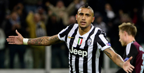 Vidal: Diturunkan Sebagai Kiper? Saya Siap! Vidal: Diturunkan Sebagai Kiper? Saya Siap!