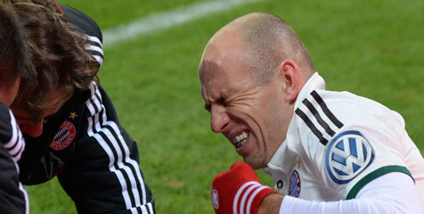 Kemenangan Bayern Diwarnai Insiden Robben Kemenangan Bayern Diwarnai Insiden Robben
