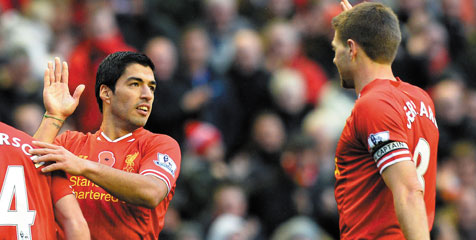 Gerrard: Suarez Pemain Kelas Dunia Gerrard: Suarez Pemain Kelas Dunia