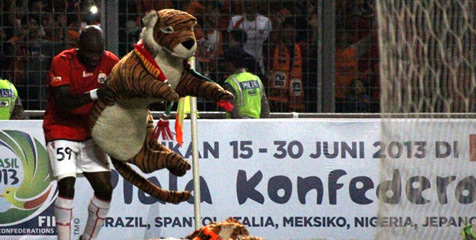 Setelah Nzekou, Persebaya Segera Ikat Pacho dan Monchare Setelah Nzekou, Persebaya Segera Ikat Pacho dan Monchare
