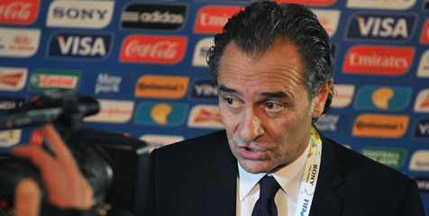 Prandelli Tak Gentar Dihimpit Juara Dunia Prandelli Tak Gentar Dihimpit Juara Dunia