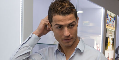 Djorkaeff: Profesionalisme Ronaldo Harus Berbuah Ballon d'Or Djorkaeff: Profesionalisme Ronaldo Harus Berbuah Ballon d'Or