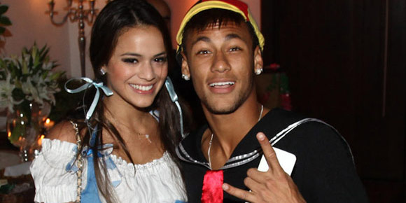 Foto-foto 'Bukti' Perselingkuhan Neymar Foto-foto 'Bukti' Perselingkuhan Neymar