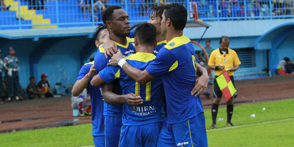 Highlights Piala Gubernur Jatim: Persebaya vs Arema Highlights Piala Gubernur Jatim: Persebaya vs Arema