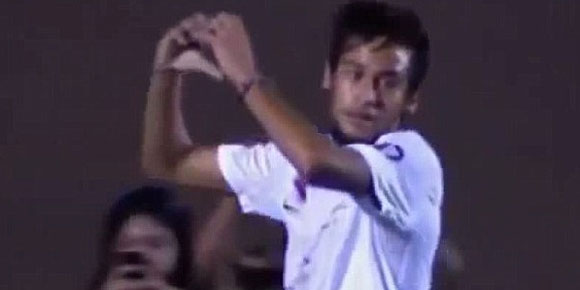 Usai Cetak Gol, Neymar Contek Selebrasi Bale Usai Cetak Gol, Neymar Contek Selebrasi Bale
