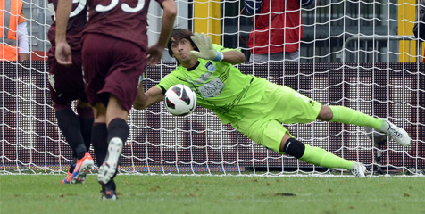 Zoff: Perin Penerus Buffon di Azzurri Zoff: Perin Penerus Buffon di Azzurri