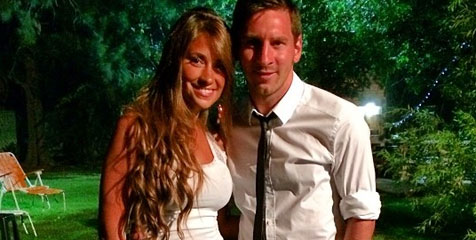 Rayakan Tahun Baru, Messi Bermain Gitar Rayakan Tahun Baru, Messi Bermain Gitar