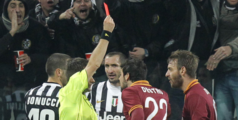 Garcia: Roma Kalah Bukan Karena Kartu Merah Garcia: Roma Kalah Bukan Karena Kartu Merah