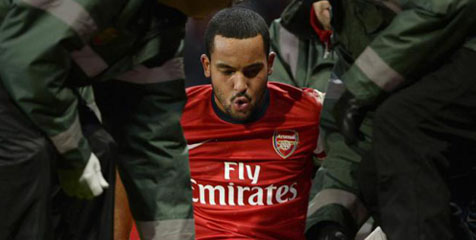 Cedera, Walcott Dihibur Raksasa Baik Hati Arsenal Cedera, Walcott Dihibur Raksasa Baik Hati Arsenal