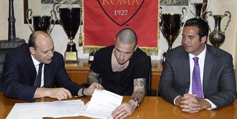 AS Roma Sambut Radja Nainggolan Dengan Bahasa Indonesia AS Roma Sambut Radja Nainggolan Dengan Bahasa Indonesia
