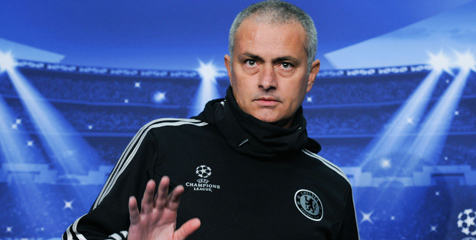 Ditanya Soal Rooney, Mourinho Malah Bungkam