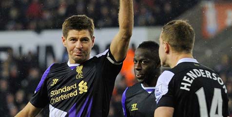Dapat Peran Anyar, Gerrard Tak Masalah Dapat Peran Anyar, Gerrard Tak Masalah