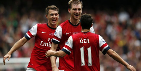 Neville: Arsenal Bakal Dijegal Chelsea & City Neville: Arsenal Bakal Dijegal Chelsea & City