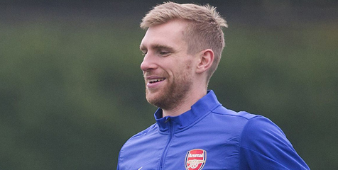 Mertesacker: Tampil 100 Kali Itu Bukan Apa-apa Mertesacker: Tampil 100 Kali Itu Bukan Apa-apa