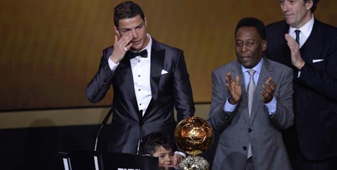 Menang Ballon d'Or, Nilai Ronaldo Naik 6 Juta Pound Menang Ballon d'Or, Nilai Ronaldo Naik 6 Juta Pound