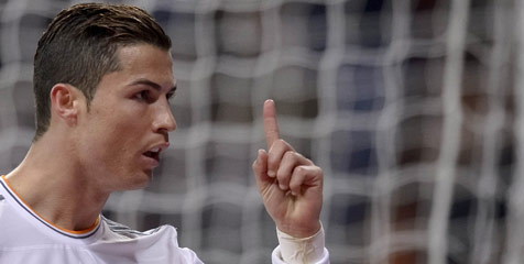 Tertajam 2013 IFFHS, Ronaldo Pecundangi Messi (Lagi) Tertajam 2013 IFFHS, Ronaldo Pecundangi Messi (Lagi)