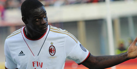 Balotelli tak Sabar Bermain di Bawah Instruksi Seedorf Balotelli tak Sabar Bermain di Bawah Instruksi Seedorf