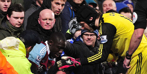 Sapu Angin di Stamford Bridge, Diame Cedera Sapu Angin di Stamford Bridge, Diame Cedera